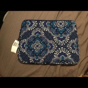 Laptop sleeve
